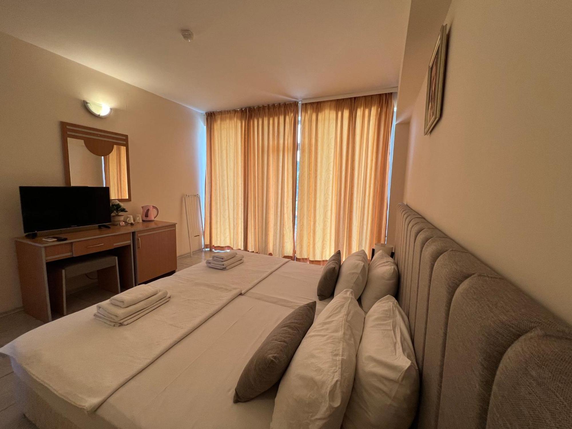 Persani Hotel-Free Parking ซันนีบีช ภายนอก รูปภาพ